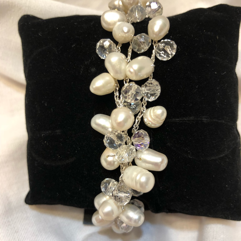 New. Genuine Freshwater Pearl Cluster Bracelet